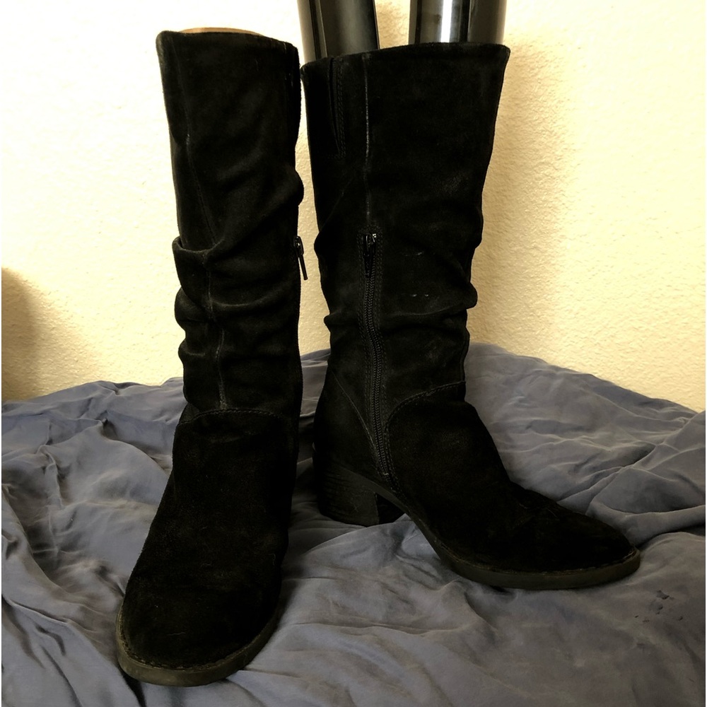 WOMENS black boots suede texture size 6 regular